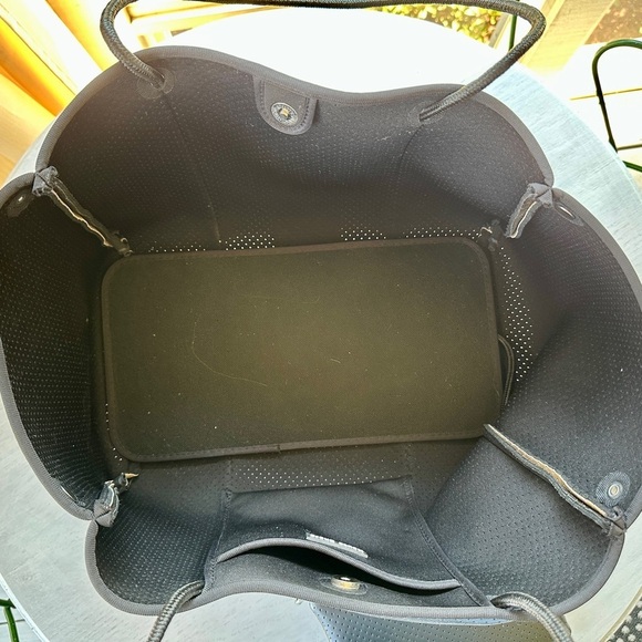 MARKED DOWN! HAUTE SHORE, LARGE NEOPRENE TOTE IN BLACK WITH GOLD STRIPE. - Picture 8 of 16